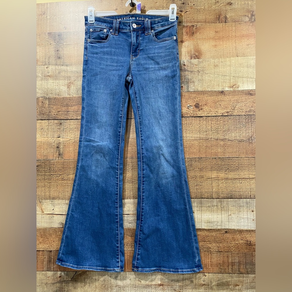 American Eagle Low Rise Flare Jeans Size 2 Regular